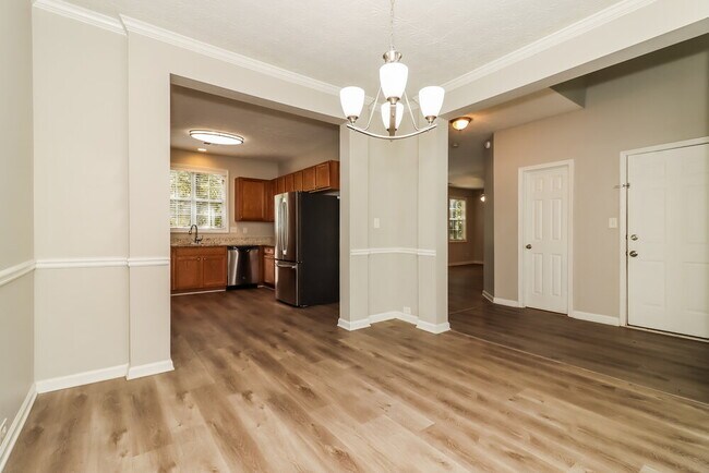 Building Photo - 7106 Hillcrest Chase Dr SW