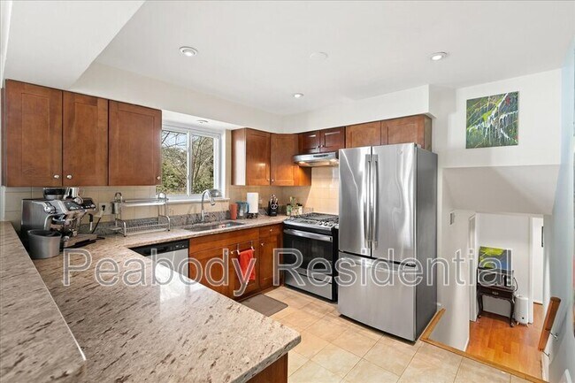 Building Photo - 8016 Gosport Ln