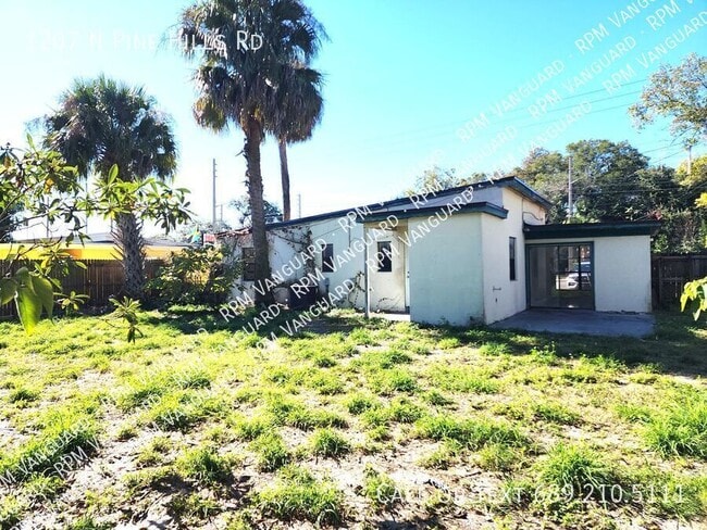 Building Photo - 1207 N Pine Hills Rd