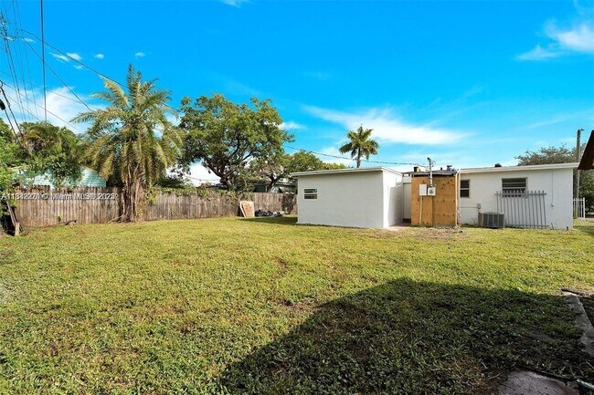 Building Photo - 3900 SW 47th Ave