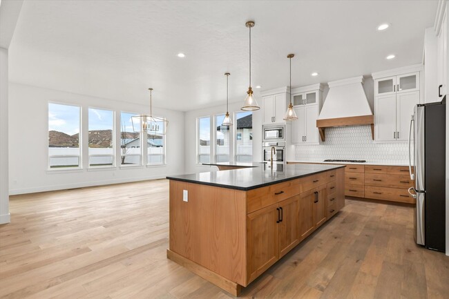 Building Photo - 5 Bedroom in Dry Creek Ranch