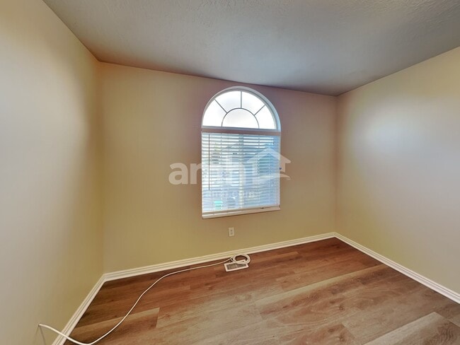 Building Photo - 2848 W 2125 S