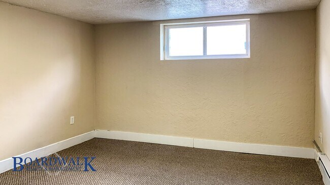 Building Photo - 228/230 S 300 W