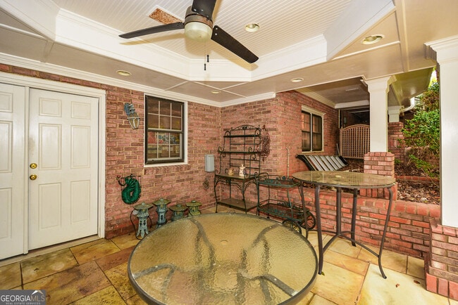 Building Photo - 1640 Lazy River Ln