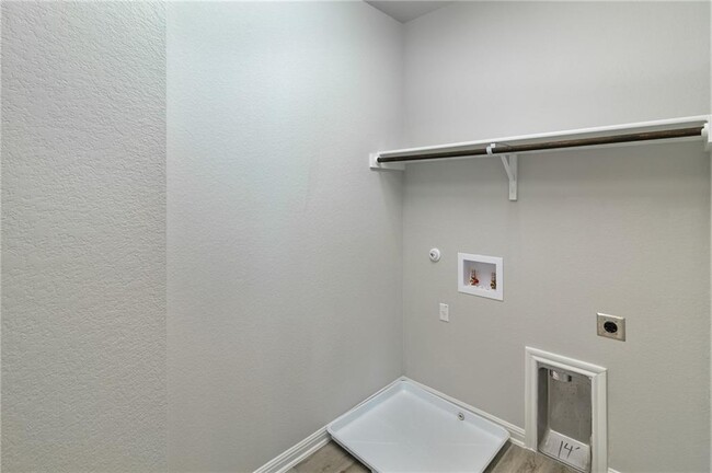 Building Photo - 124 Driftwood Hills Way