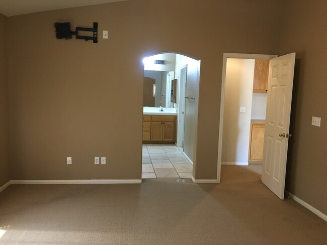 Building Photo - Nice home in Tracy, CA
