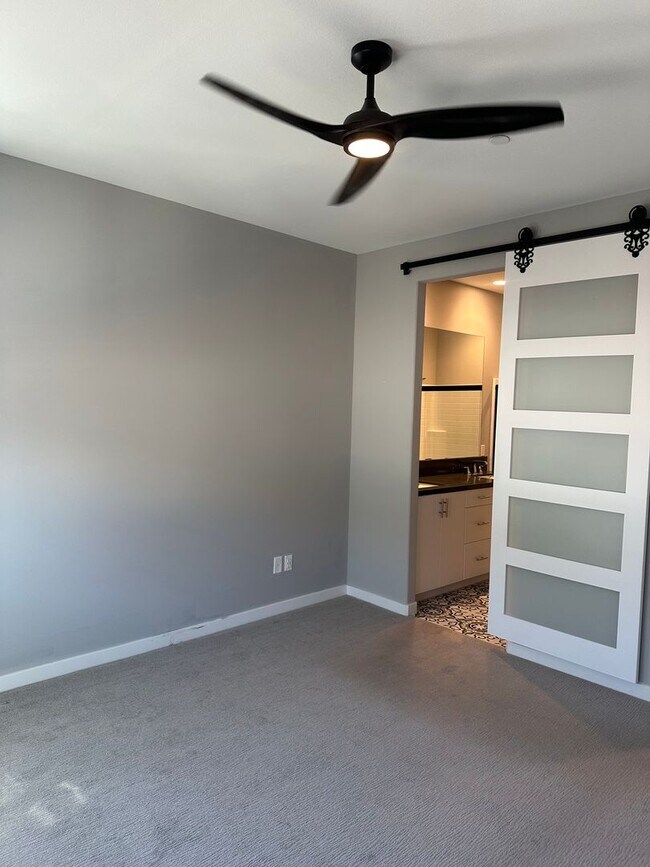 Building Photo - 2 Bed/2.5 Bath, South Temecula Townhome