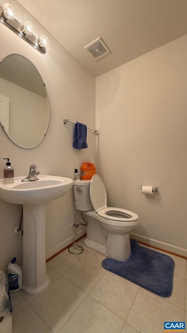 Building Photo - 2350 Abington Dr