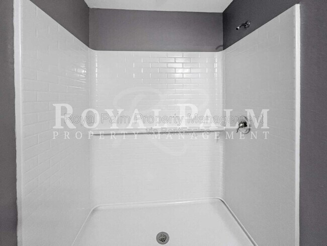 Building Photo - 3107 35th St W