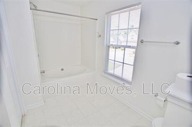 Building Photo - 107 Constantine Way