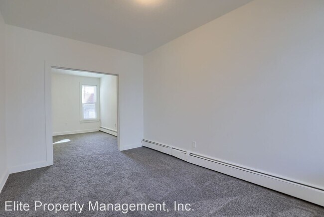 Building Photo - 4 br, 1 bath House - 588 W Princess Street
