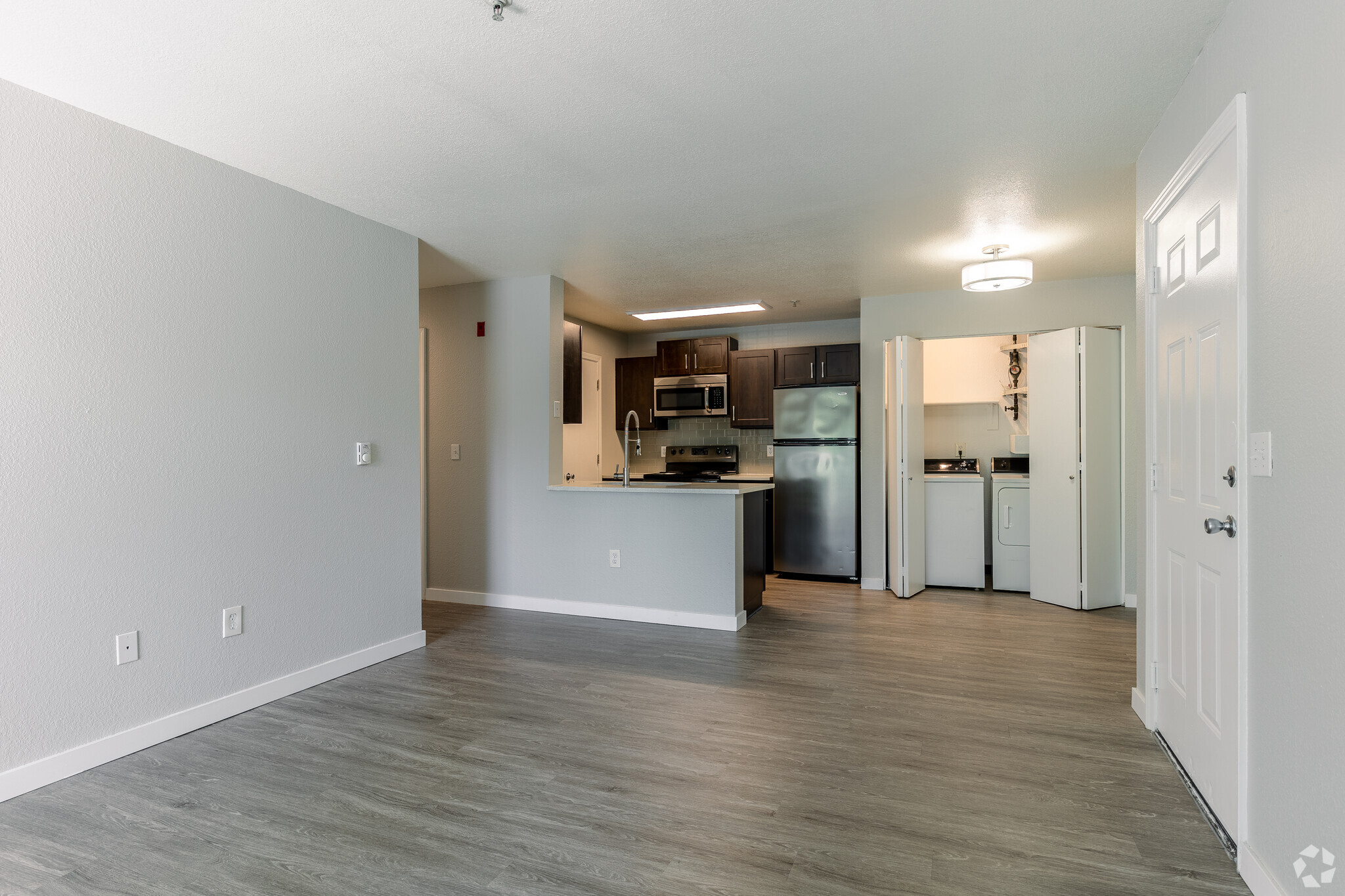 2BR, 2BA - 871SF - Seven West at the Trails