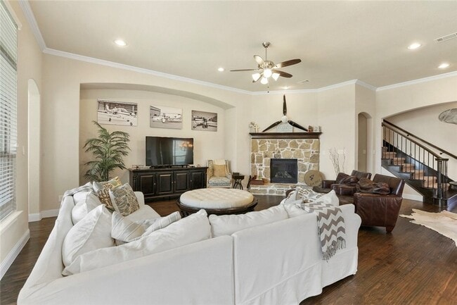 Building Photo - 861 Waterview Dr