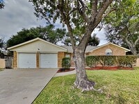 Building Photo - 2826 17th Ave N