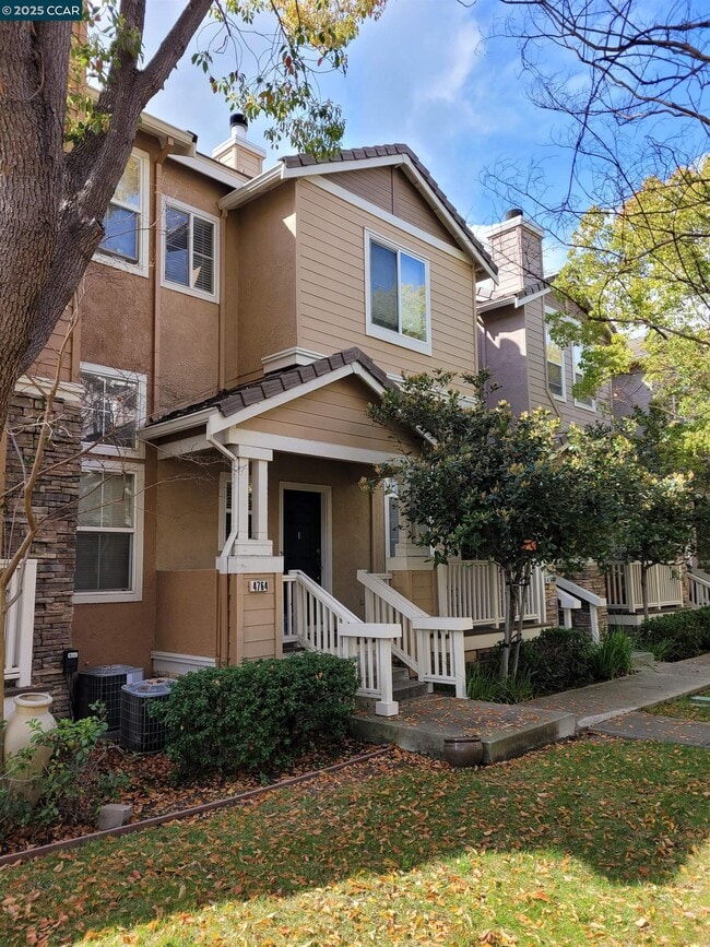 Building Photo - 4764 Central Pkwy