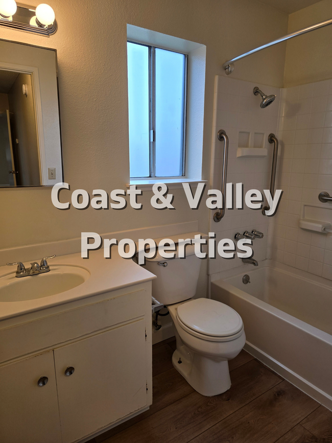 Building Photo - Salinas Home for RENT!!!