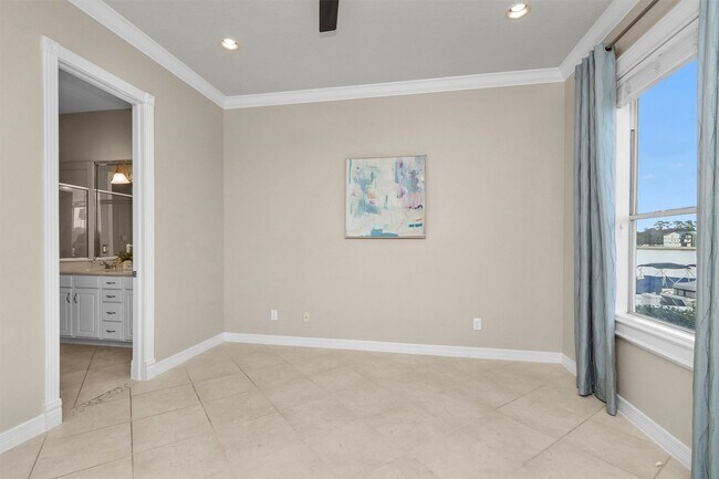 Building Photo - 168 Lake Point Blvd