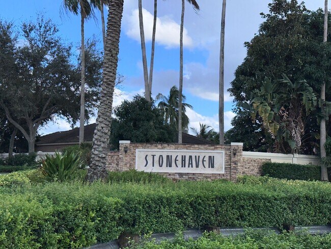 Building Photo - 4BD/3BA Single Family Home with Pool & Office/Den  ** Lawn Care & Pool Care Included **