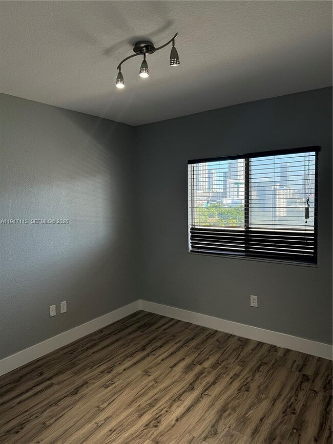 Building Photo - 36 NW 6th Ave