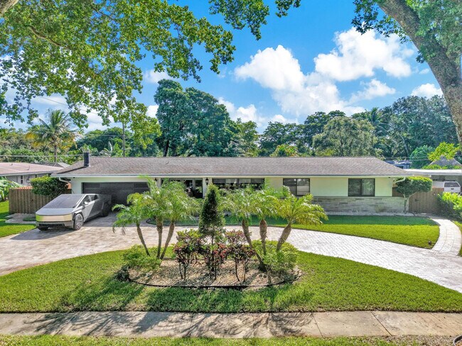 Building Photo - 836 Orchid Dr