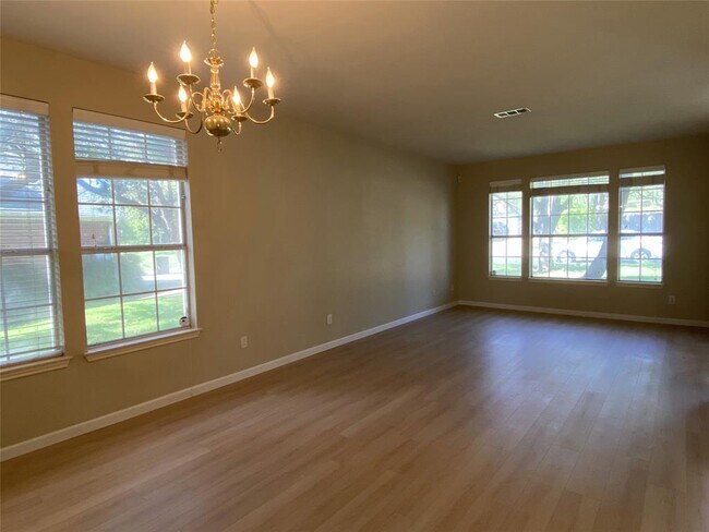 Building Photo - 5817 Miramonte Dr