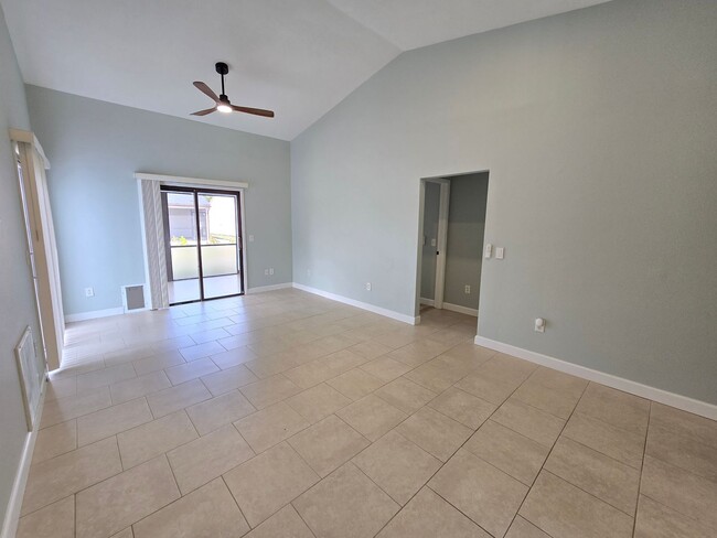 Building Photo - Charming 2 Bed / 1 Bath Annual Rental in Port Charlotte
