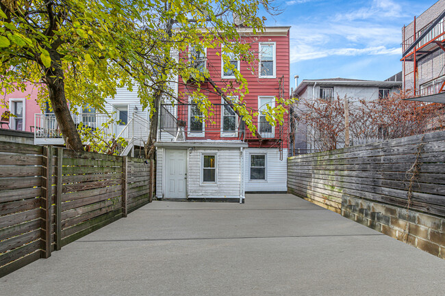 Building Photo - 1312 Putnam Ave