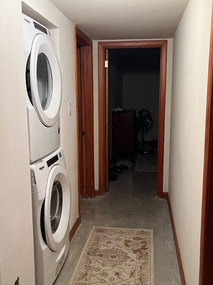 Building Photo - 228 Topaz St