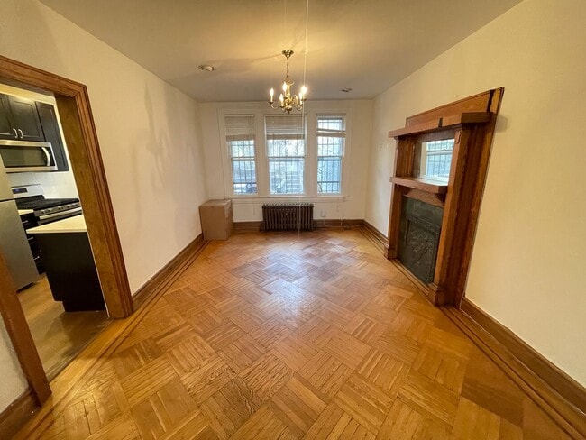 Building Photo - 2 Bedroom/3 level Townhome in Adams Morgan!