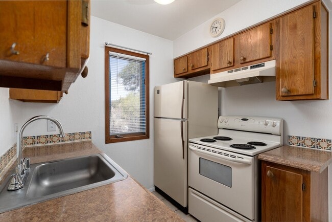 Building Photo - 2600 W Zia Rd