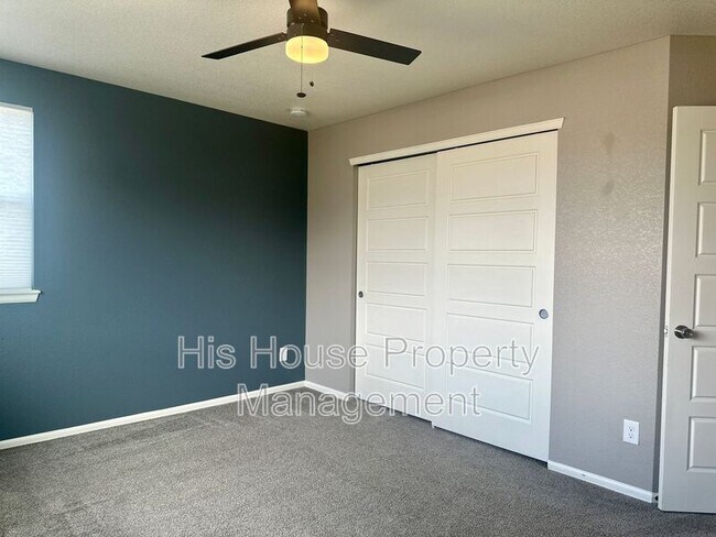 Building Photo - 2278 Stonefish Dr