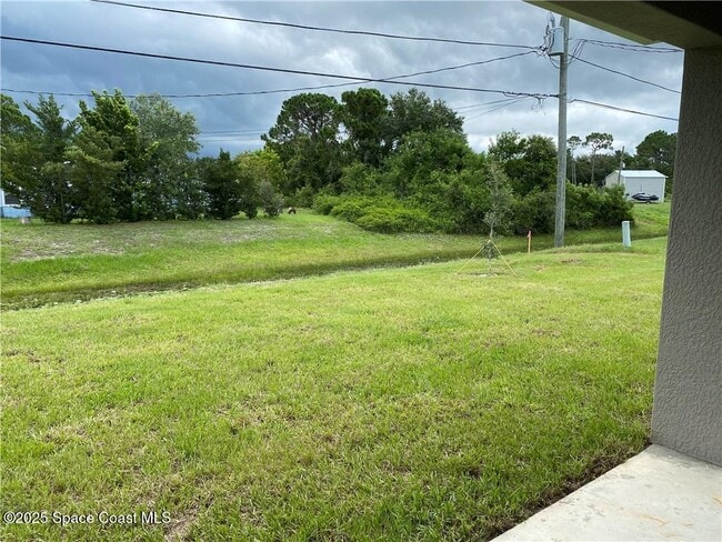 Building Photo - 109 Aetna St