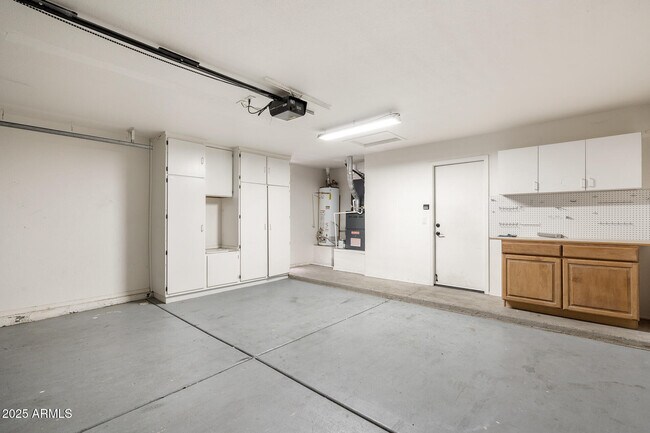 Building Photo - 7936 W Taro Ln