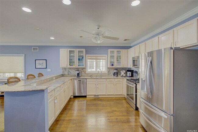 Building Photo - 1051 Oceanfront
