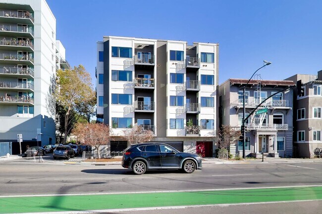 Building Photo - 1524 1st Ave