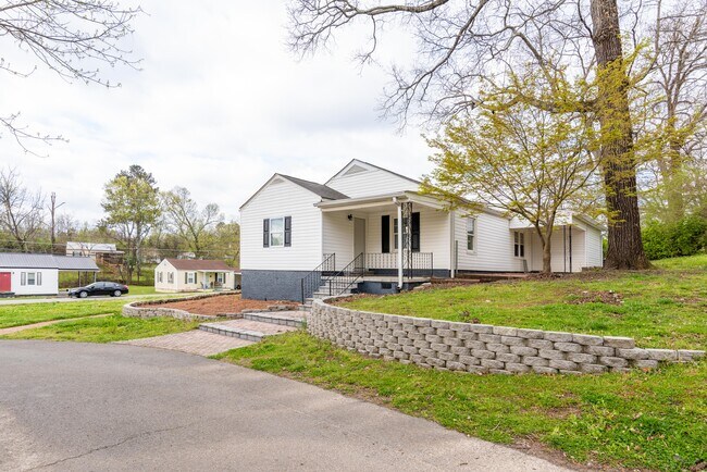 Building Photo - 1503 Ely Rd