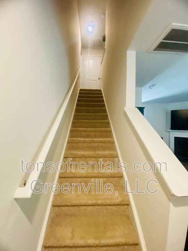Building Photo - 255 Millen Dr