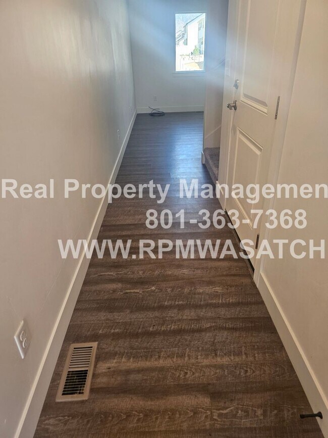 Building Photo - 738 N 160 E
