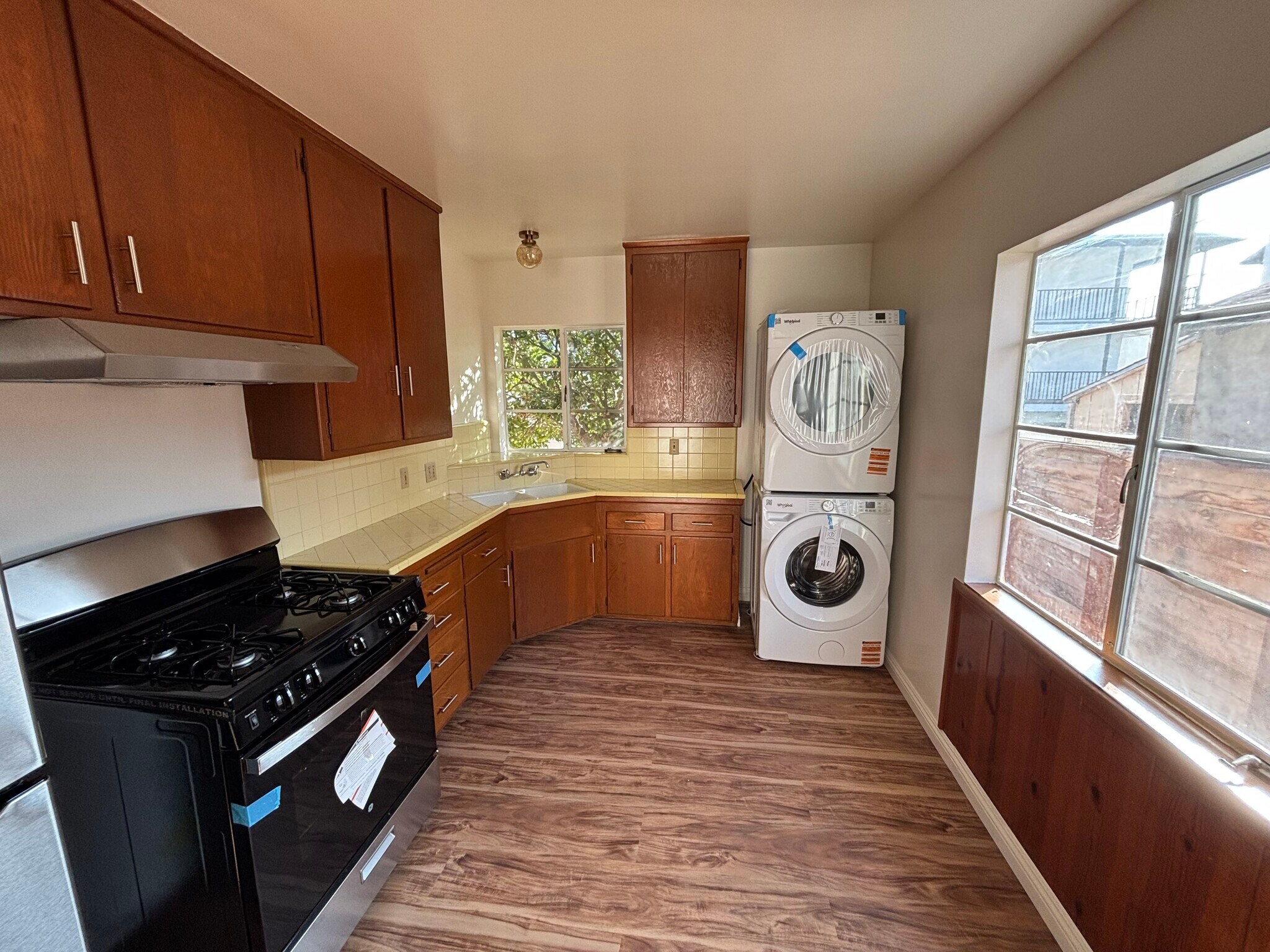 Building Photo - 4616 Kingswell Ave