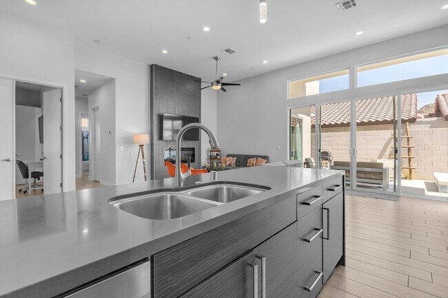 Building Photo - 51855 Avenida Juarez