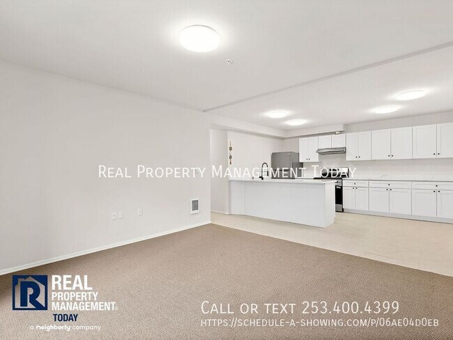 Building Photo - 7843 Pacific Ave