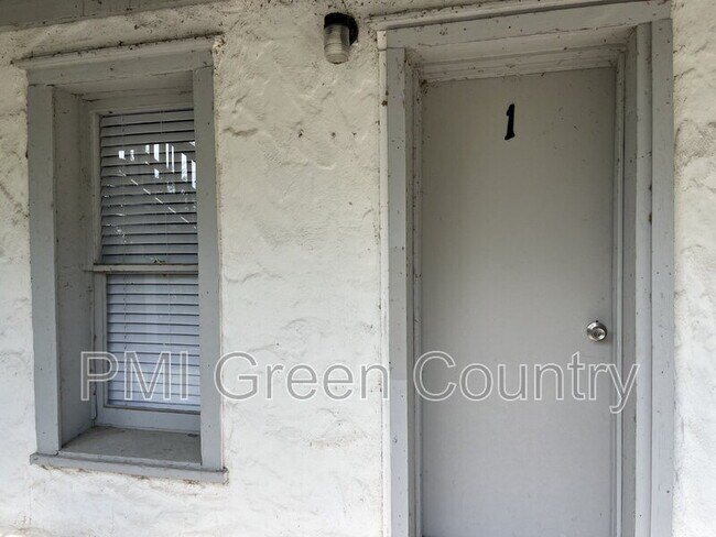 Building Photo - 100 N Franklin Ave