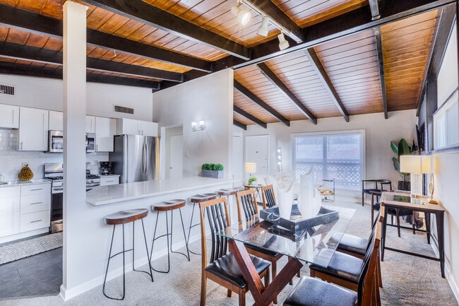 Building Photo - 7739 Peach Tree Ln