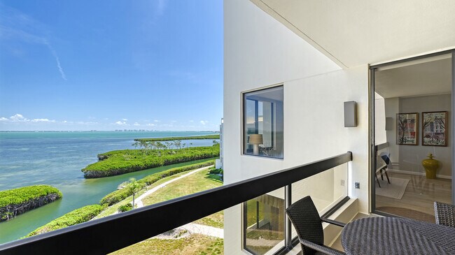 Building Photo - 2020 Harbourside Dr