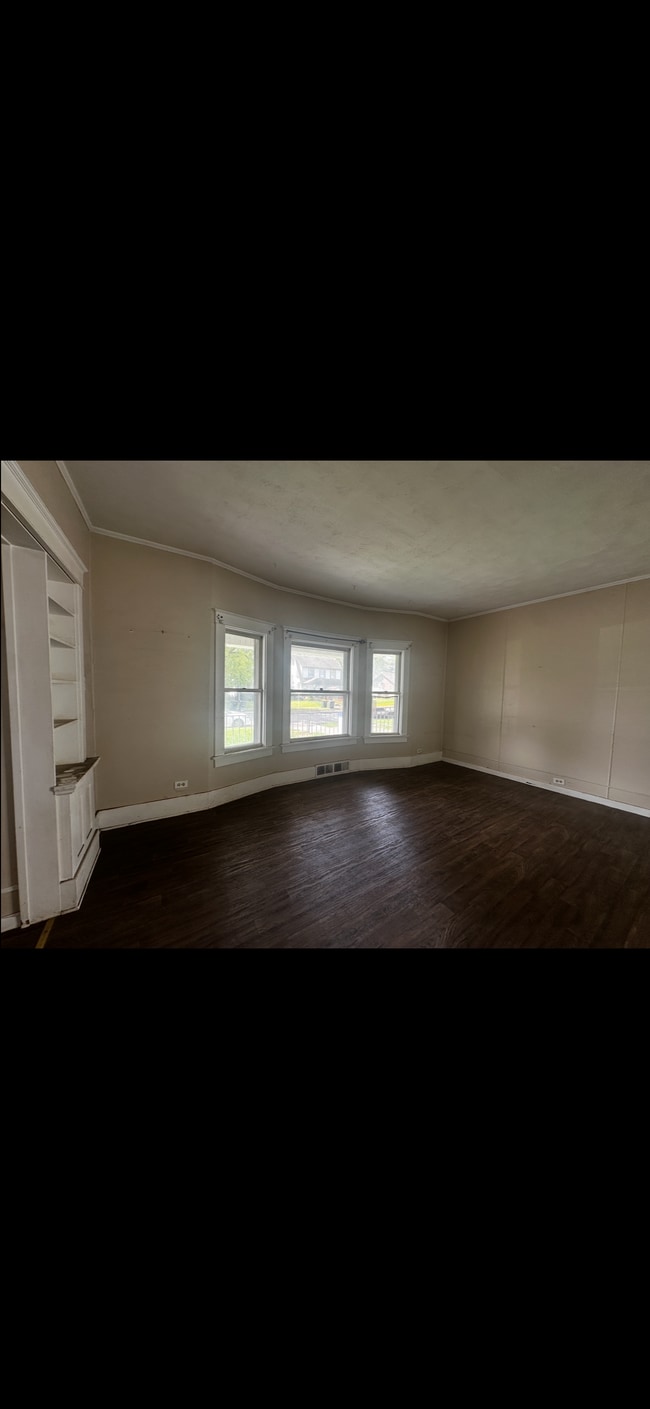 Building Photo - 317 Haney Ave