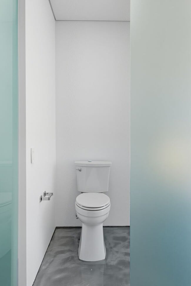 Building Photo - Newport Lofts 1813