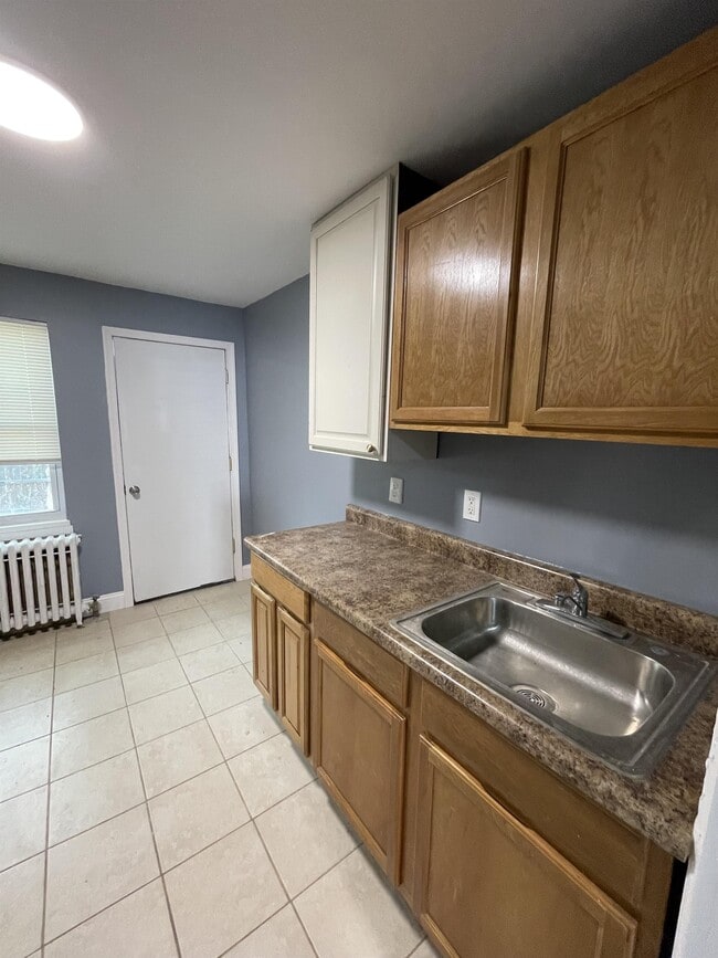 Building Photo - 1623 Dounton St