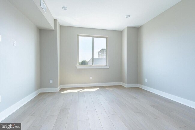 Building Photo - 2048 N 3rd St