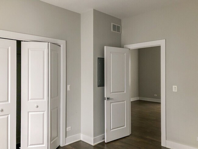 Building Photo - 2620 N Rockwell St