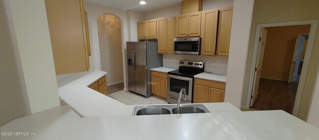 Building Photo - 10542 Castlebar Glen Dr S